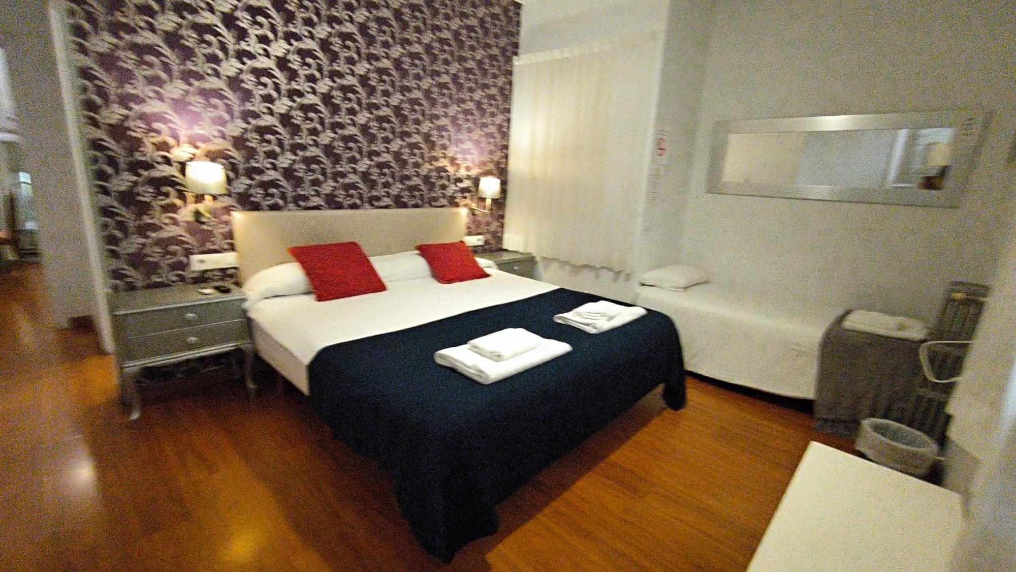 7 Moons B&B Валенсия Екстериор снимка