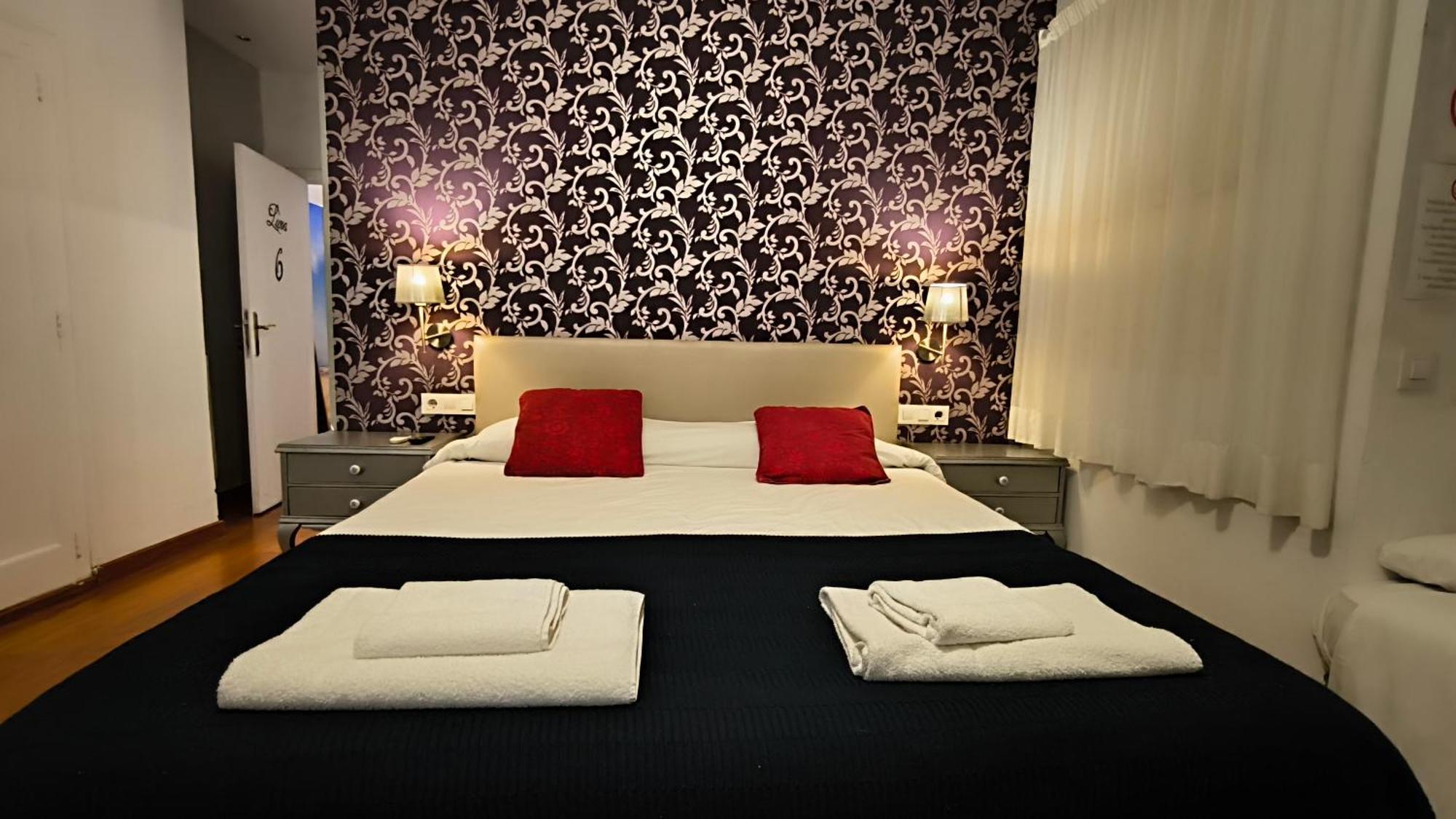 7 Moons B&B Валенсия Екстериор снимка