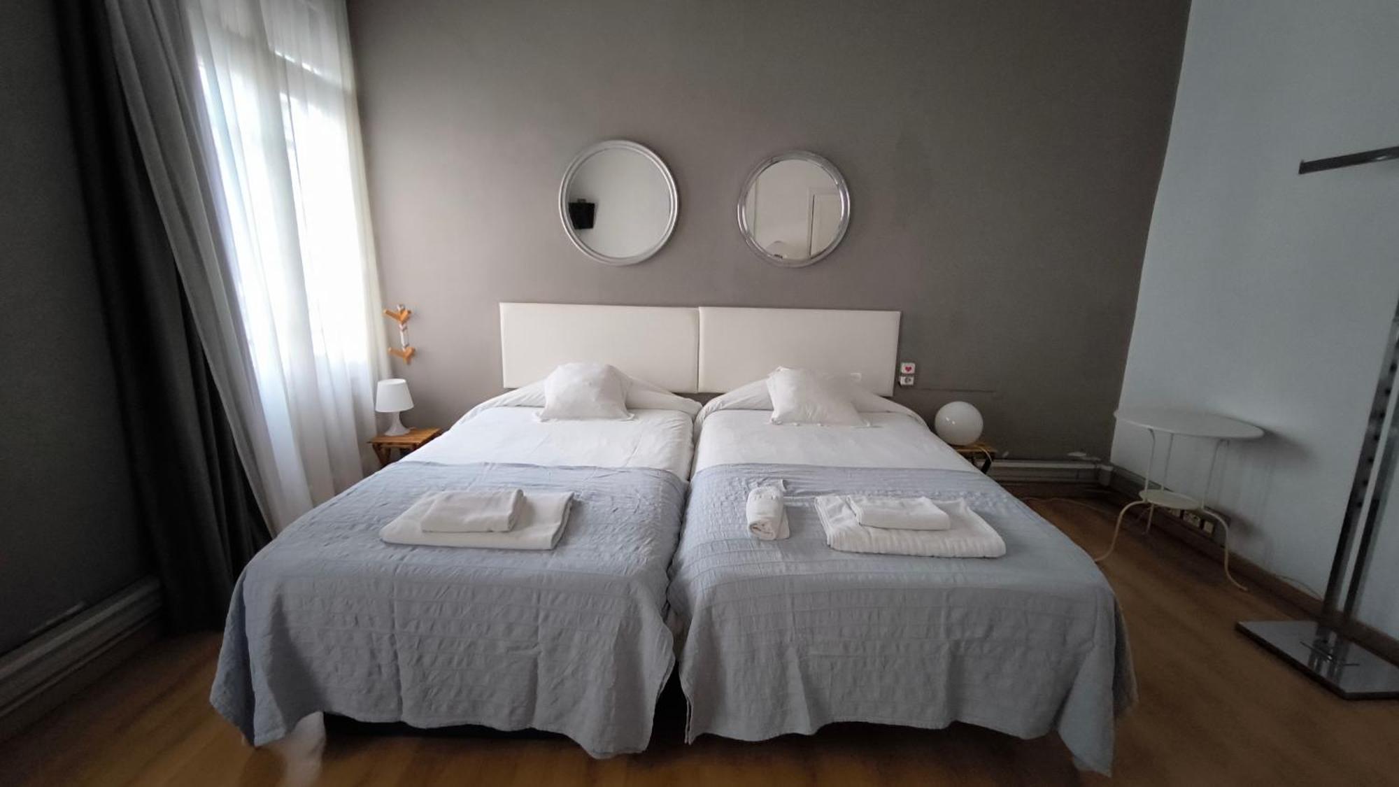 7 Moons B&B Валенсия Екстериор снимка