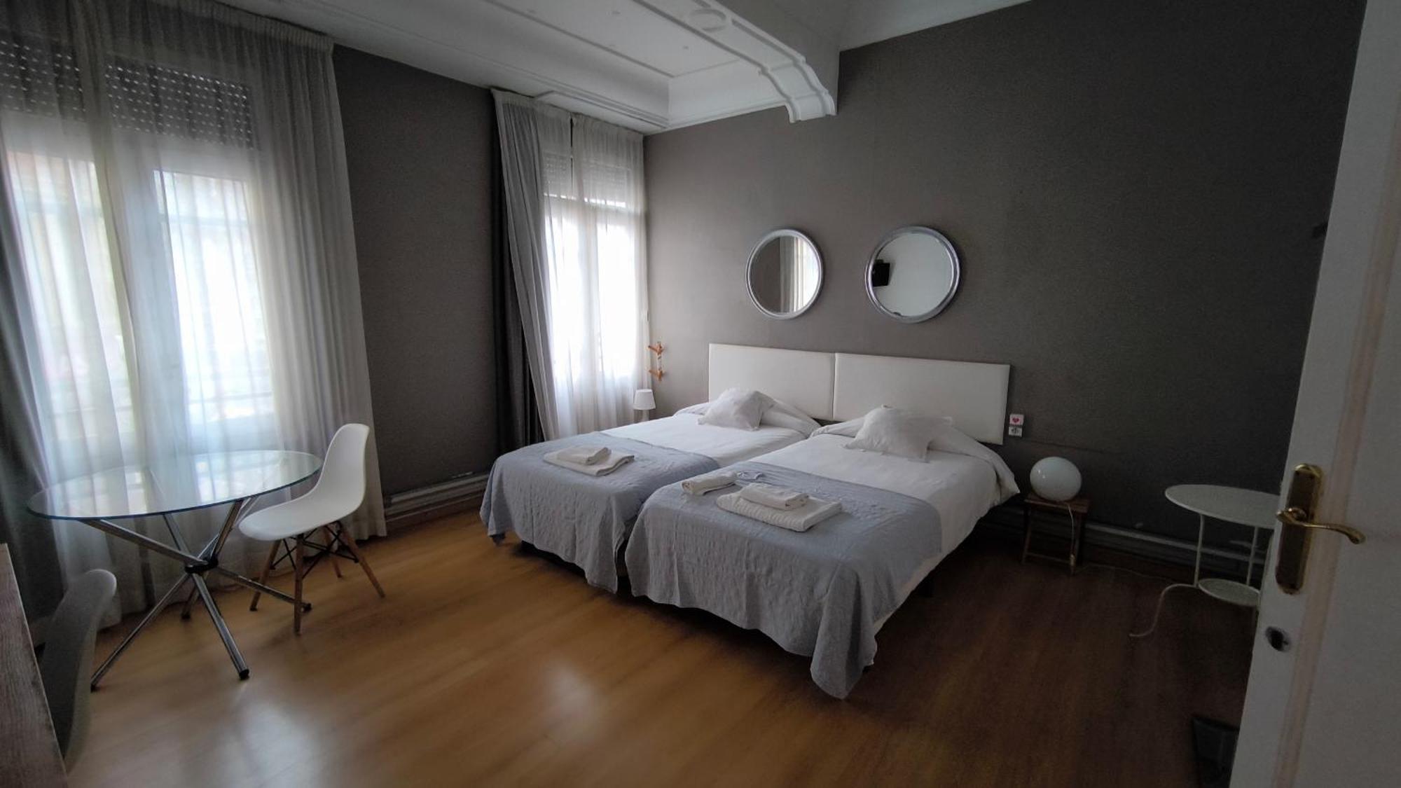 7 Moons B&B Валенсия Екстериор снимка