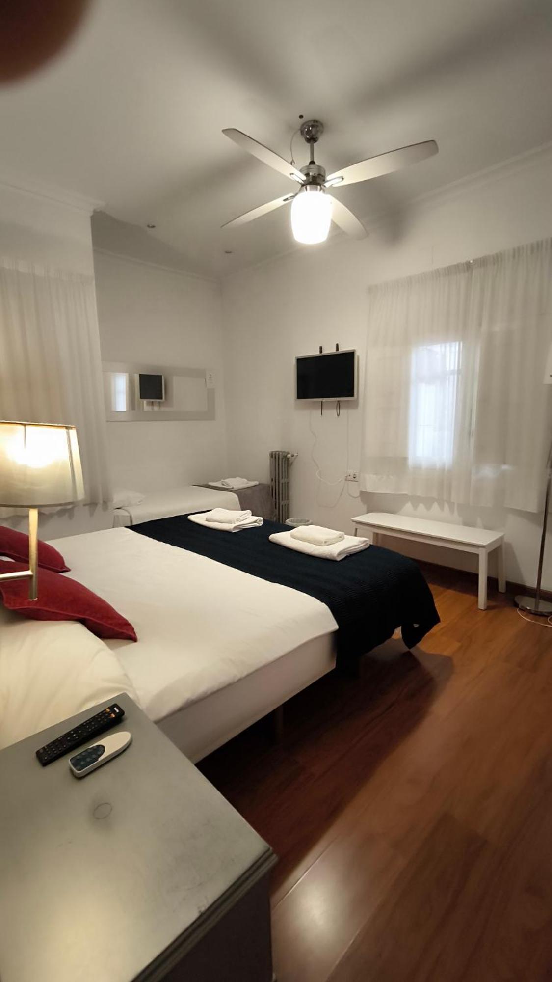 7 Moons B&B Валенсия Екстериор снимка