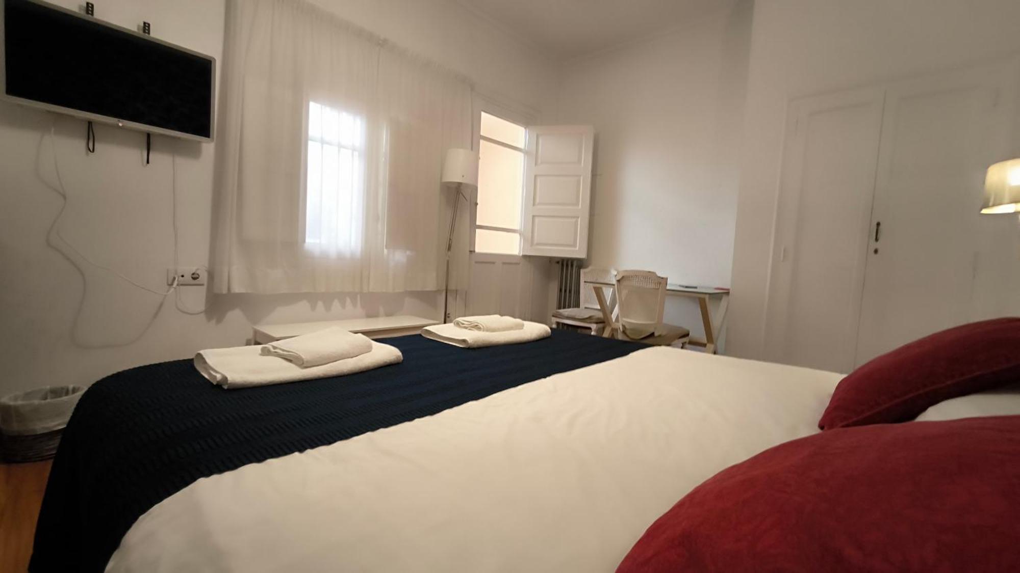 7 Moons B&B Валенсия Екстериор снимка