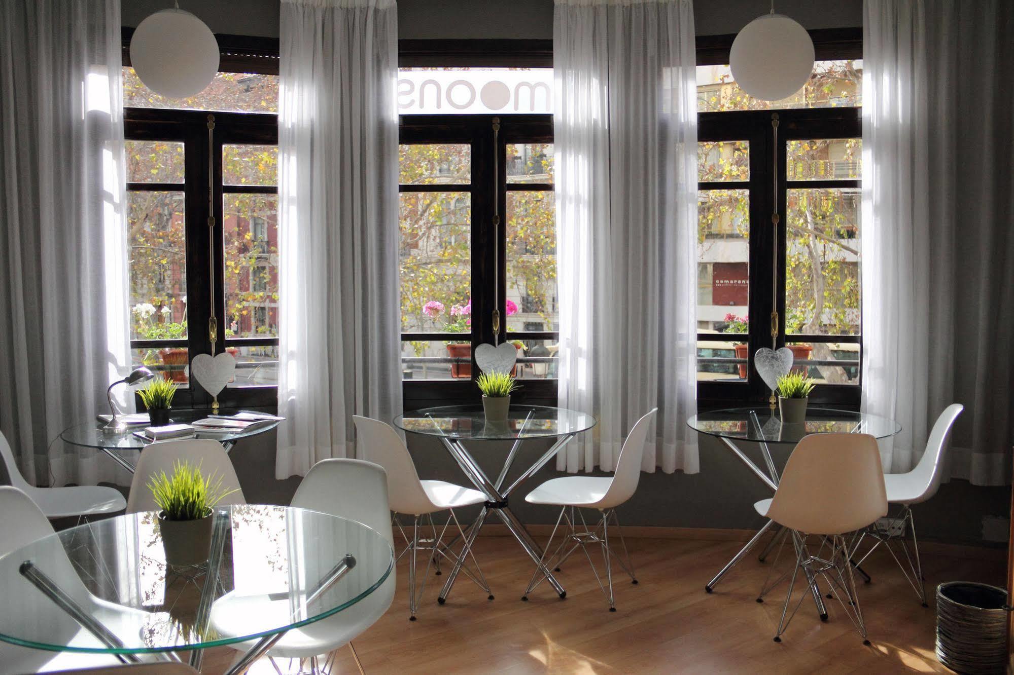 7 Moons B&B Валенсия Екстериор снимка